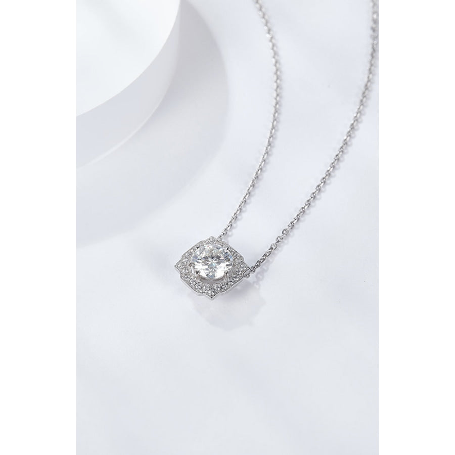 1 Carat Moissanite Flower Shape Pendant Chain Necklace Silver / One Size