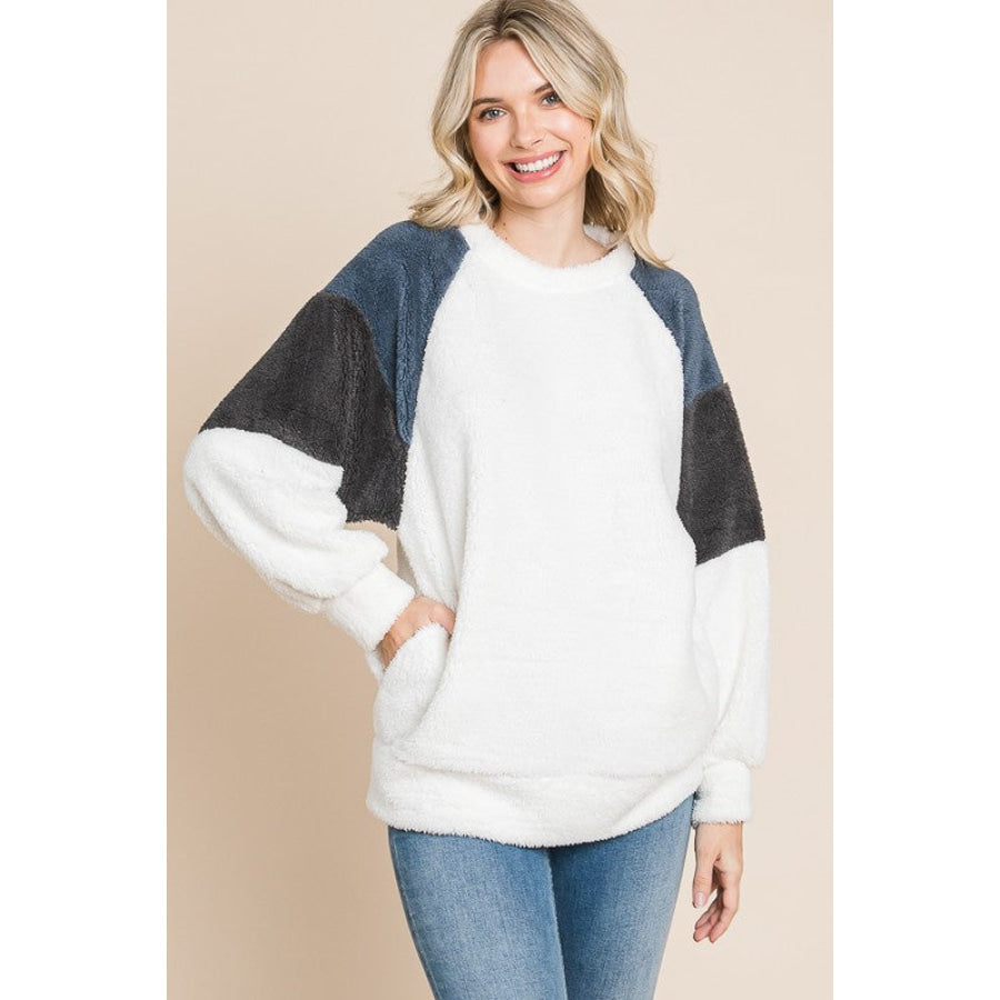 Culture Code Color Block Faux Fur Raglan Sleeve Sweatshirt White / S Apparel and Accessories
