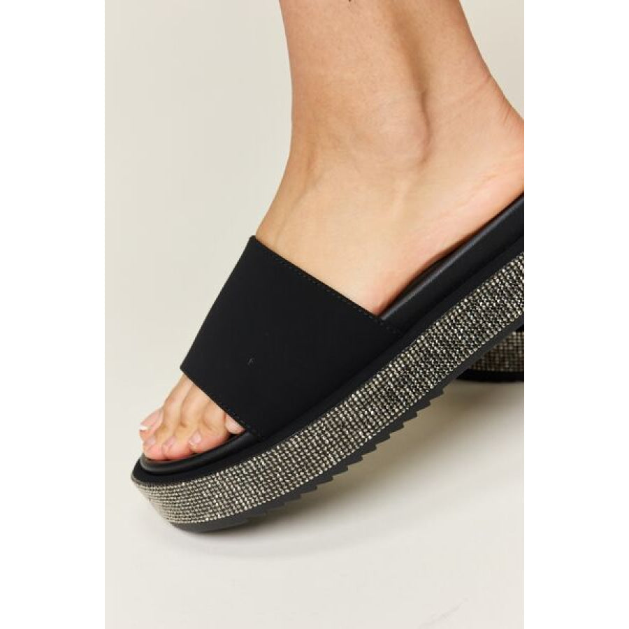 Forever Link Open Toe Rhinestone Platform Sandals Apparel and Accessories