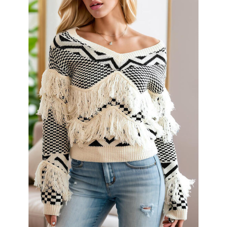 Geometric Fringe Detail V-Neck Sweater Beige / S