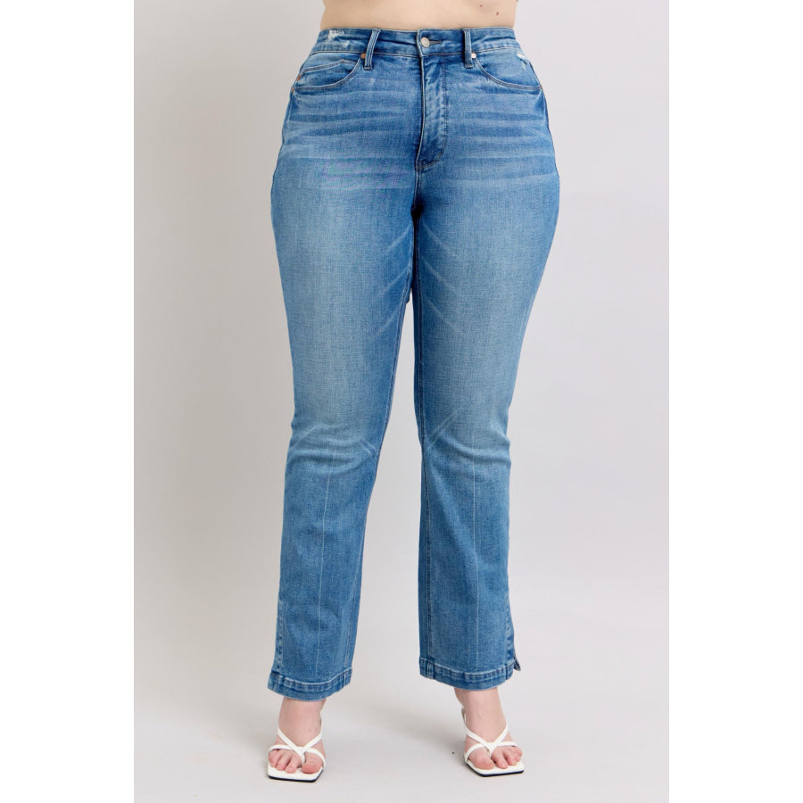 e4b2d0a8-6de8-4425-8595-4eecd7984ed2-Max