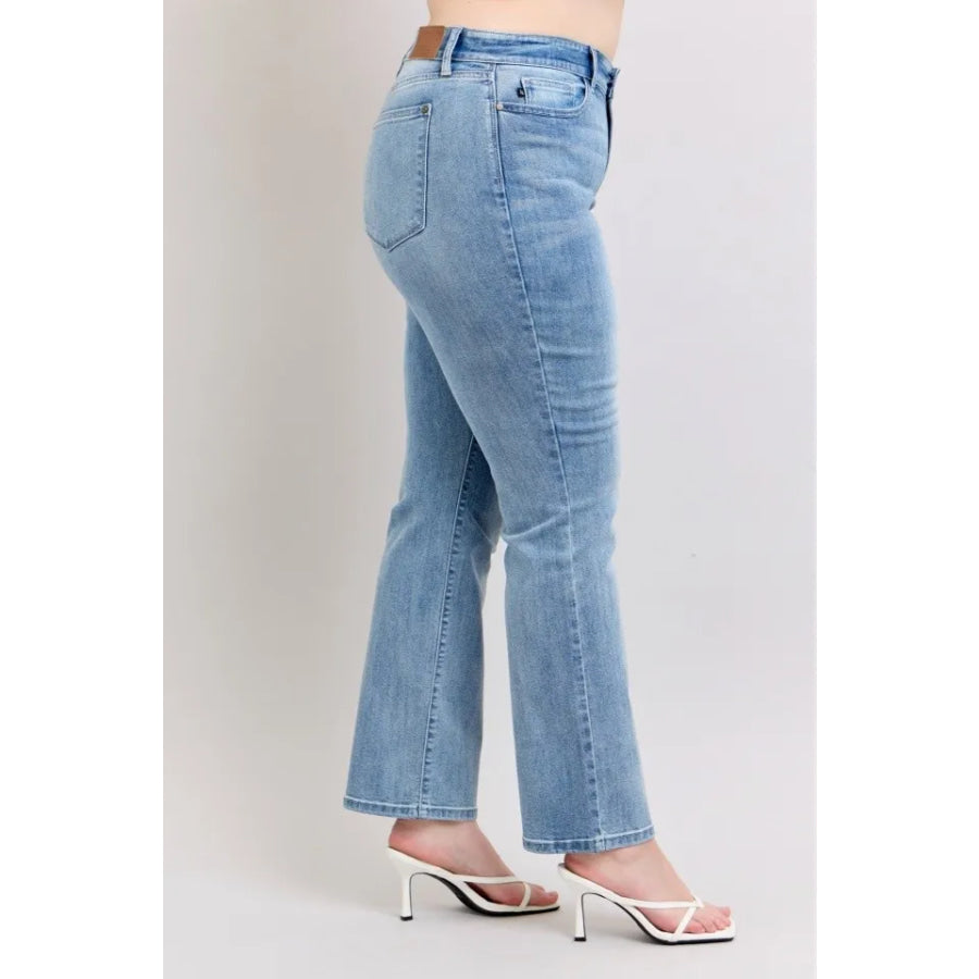 32d384cc-ab7e-4797-a640-eae1f4ff4a3a-Max