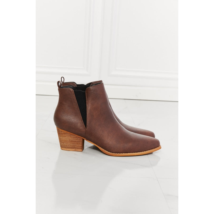 MMShoes Back At It Point Toe Bootie in Chocolate