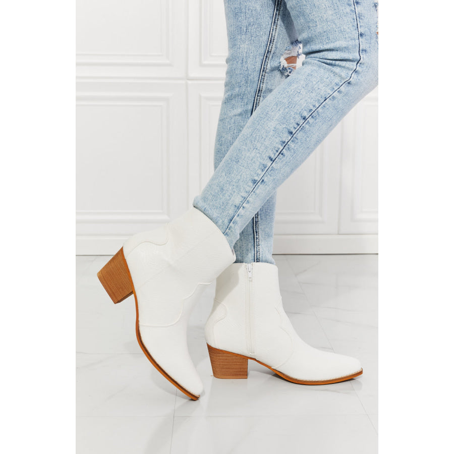 MMShoes Watertower Town Faux Leather Western Ankle Boots in White White / 6