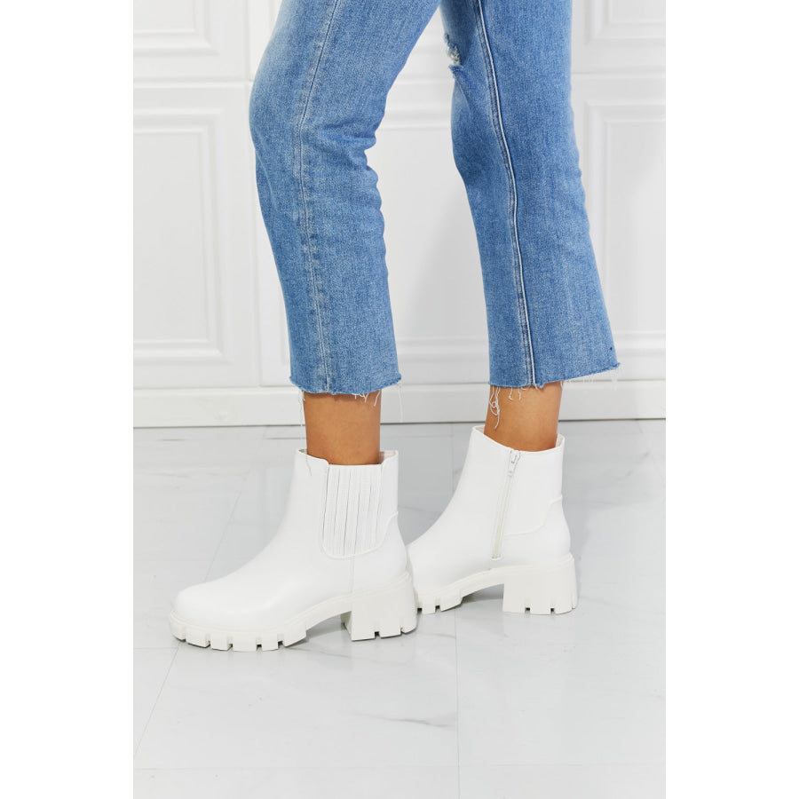 MMShoes What It Takes Lug Sole Chelsea Boots in White White / 6