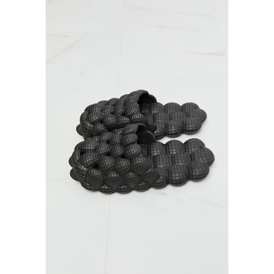 NOOK JOI Laid Back Bubble Slides in Black