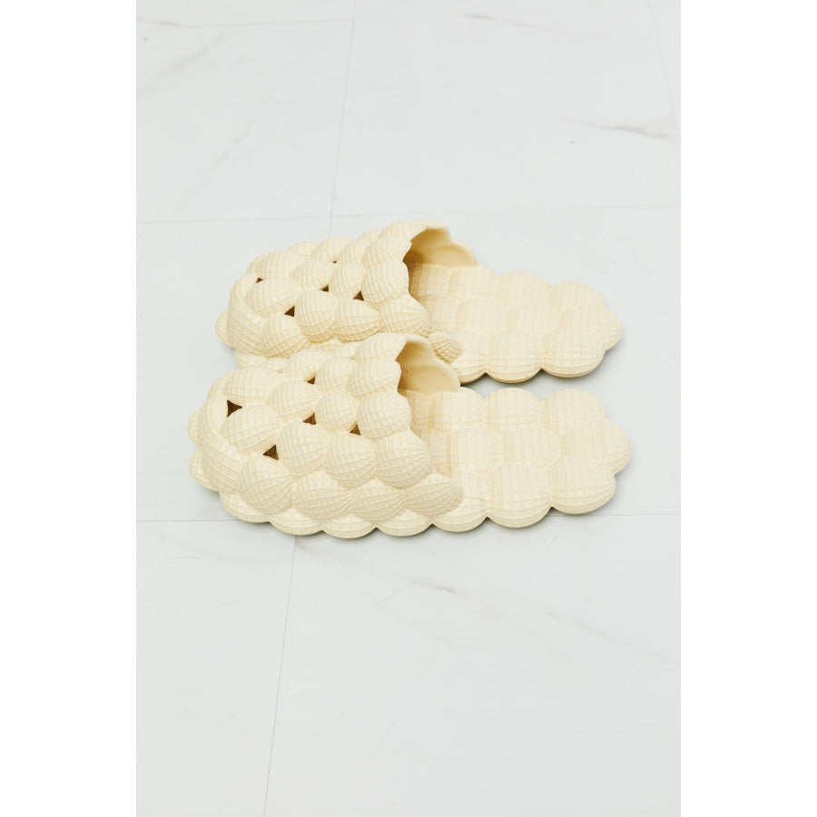 NOOK JOI Laid Back Bubble Slides in Khaki