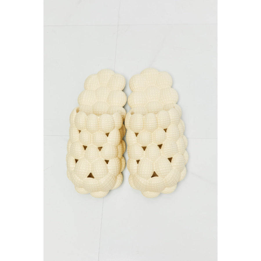 NOOK JOI Laid Back Bubble Slides in Khaki