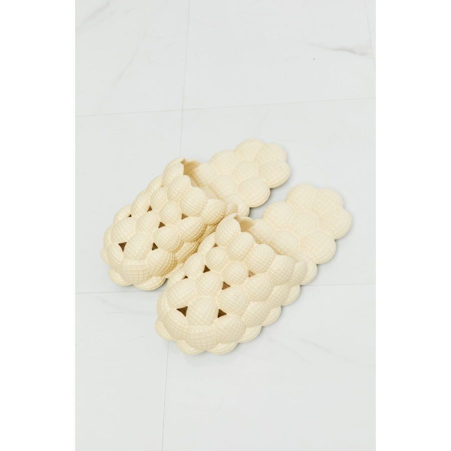 NOOK JOI Laid Back Bubble Slides in Khaki