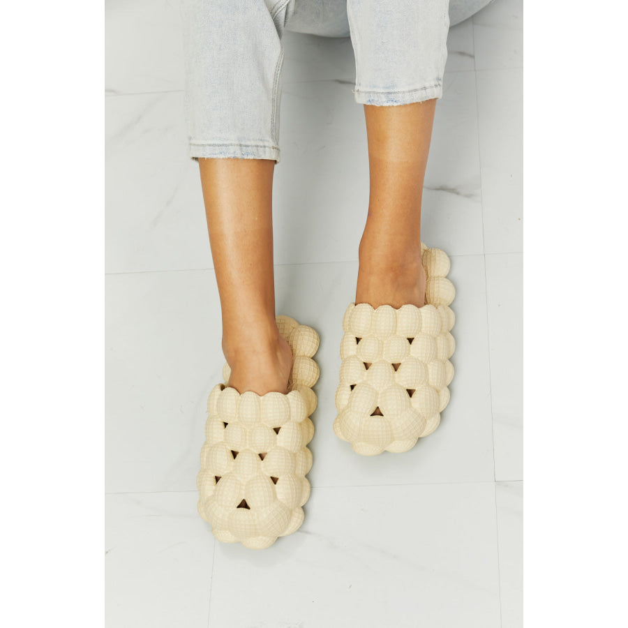 NOOK JOI Laid Back Bubble Slides in Khaki