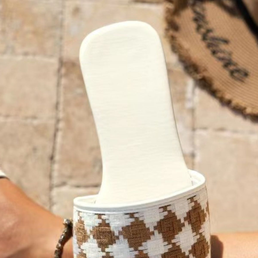 Plaid Open Toe Flat Sandals Apparel and Accessories