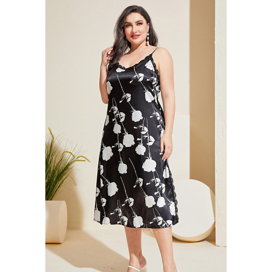 Plus Size Floral Lace Trim Side Slit Night Dress