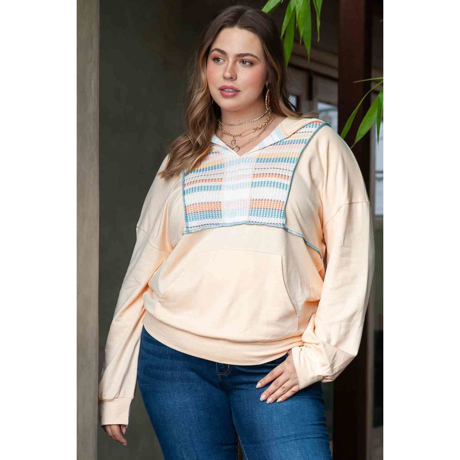 Plus Size Hoodie with Front Pocket Ivory / 1XL