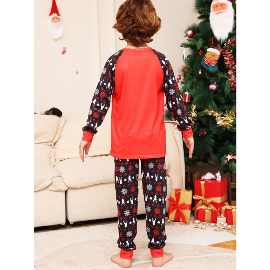 Reindeer Graphic Top and Pants Set Red / 2T
