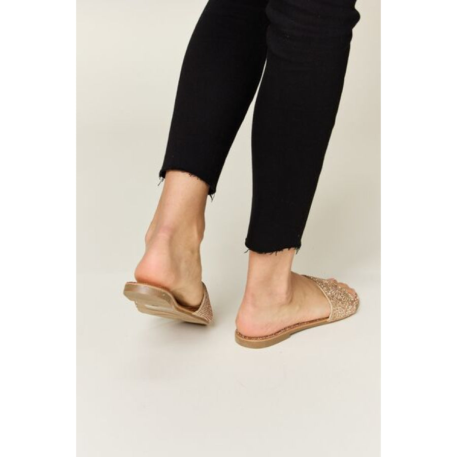 WILD DIVA Rhinestone Open Toe Flat Sandals Apparel and Accessories