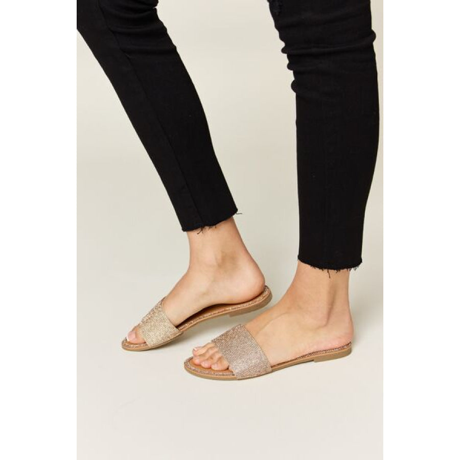 WILD DIVA Rhinestone Open Toe Flat Sandals Apparel and Accessories