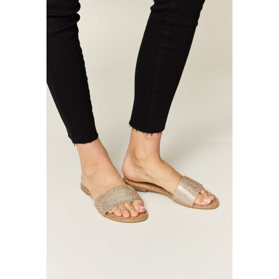 WILD DIVA Rhinestone Open Toe Flat Sandals Apparel and Accessories