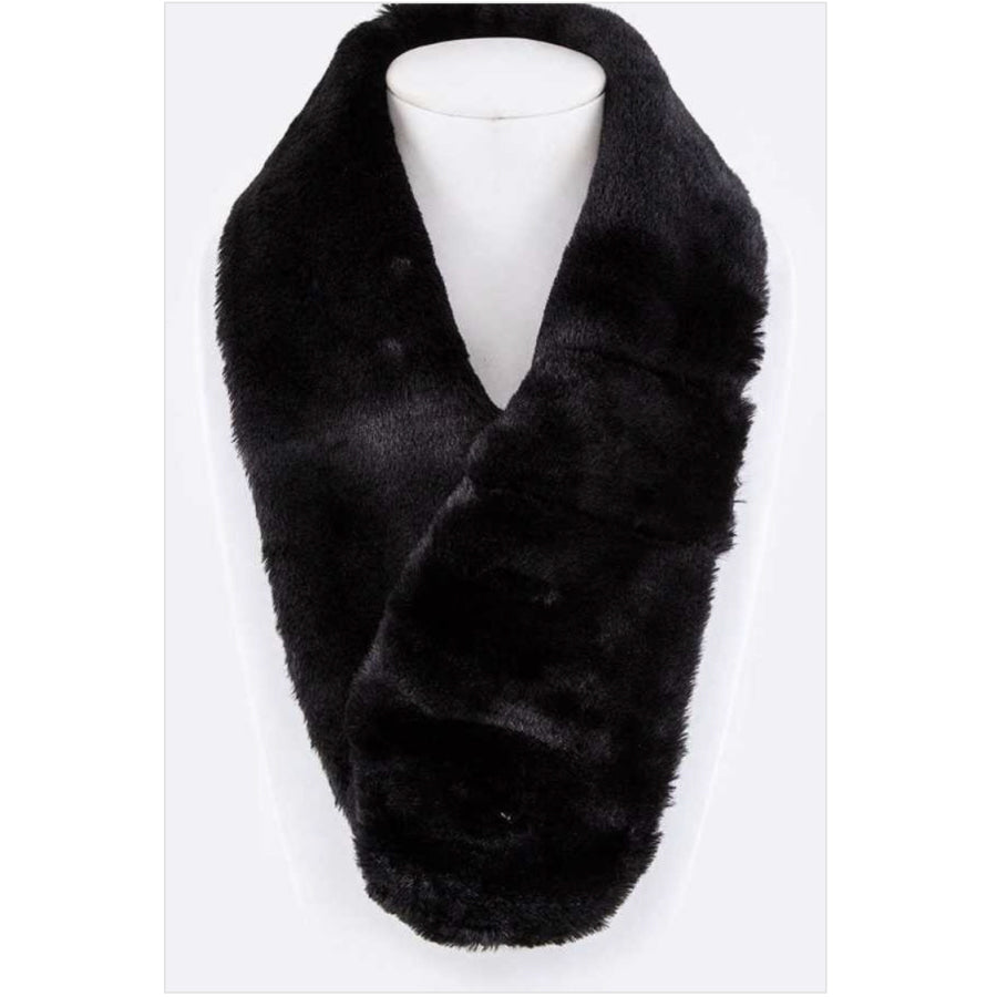 Plush Pull Through Scarf Black Scarves