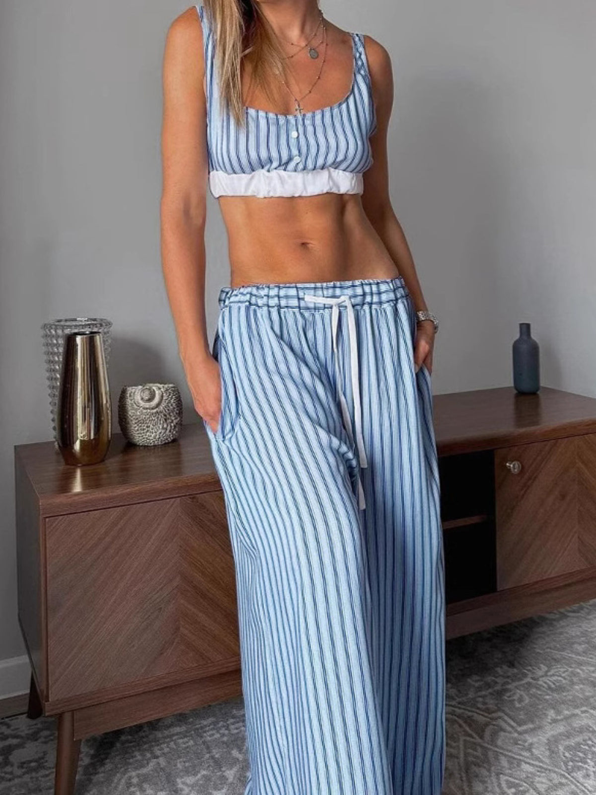 08ed5e275e044f42b3742380f2c56350-Max