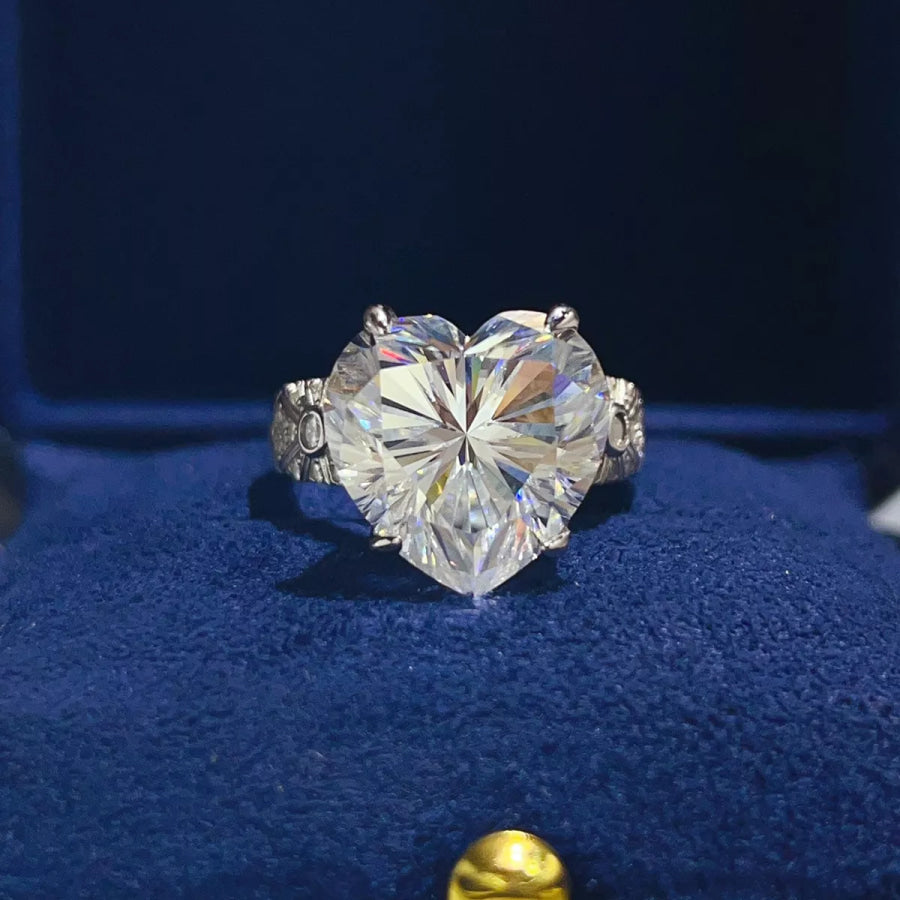 10 Carat 925 Sterling Silver Moissanite Ring / 5 Apparel and Accessories