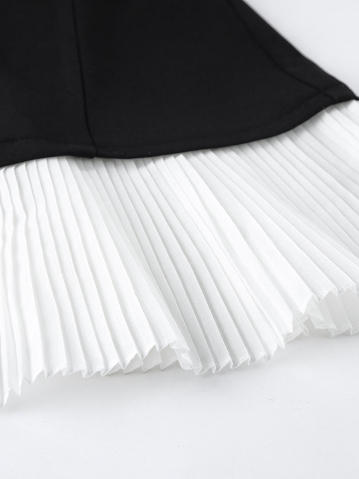 14064ebe81d34f3b8c4e7cfac909c255-Max