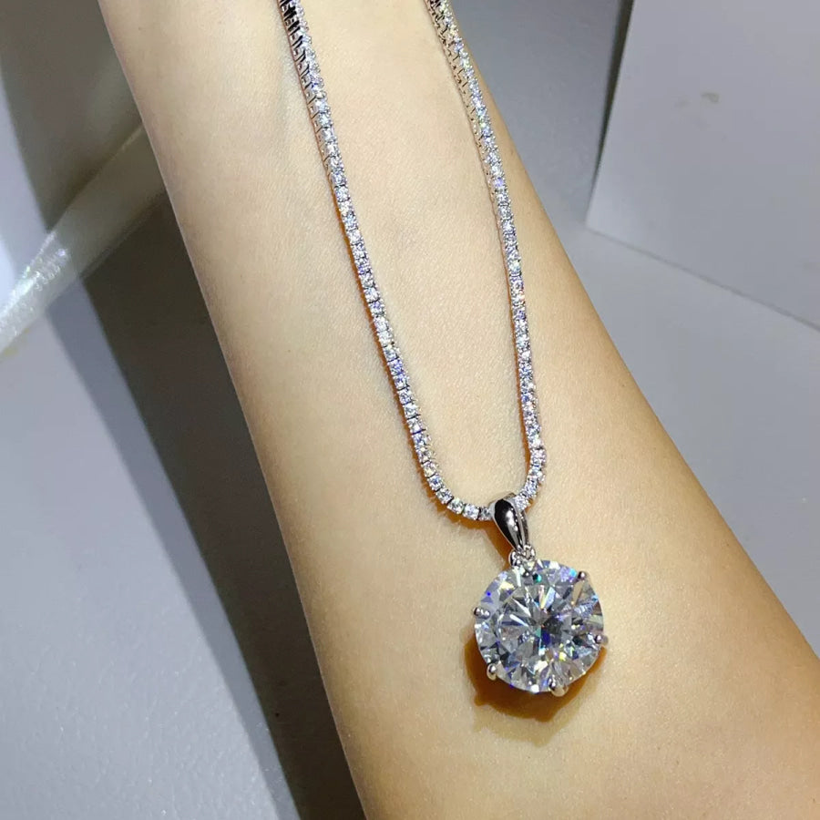 20 Carat 925 Sterling Silver Moissanite Pendant Necklace / One Size Apparel and Accessories