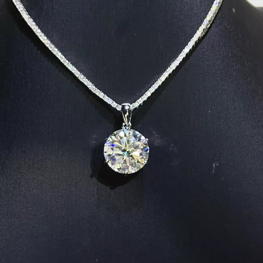 20 Carat 925 Sterling Silver Moissanite Pendant Necklace / One Size Apparel and Accessories