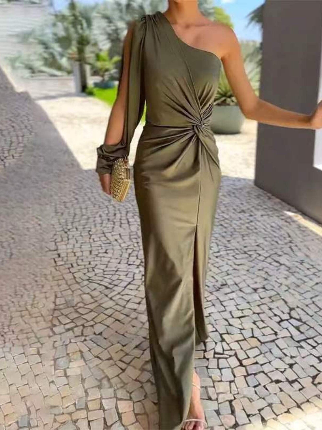 2bf0804e3cc6479a9bdd78e28310e5e1-Max