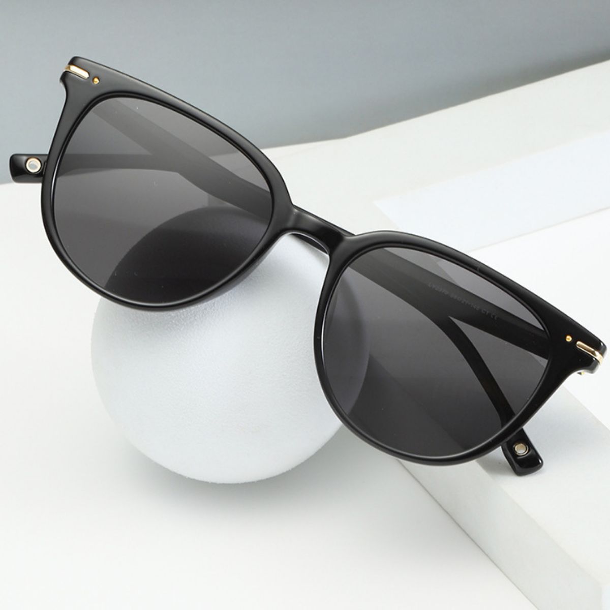 5ce05c13-ed57-4915-927a-7655afb1a2f3-Max