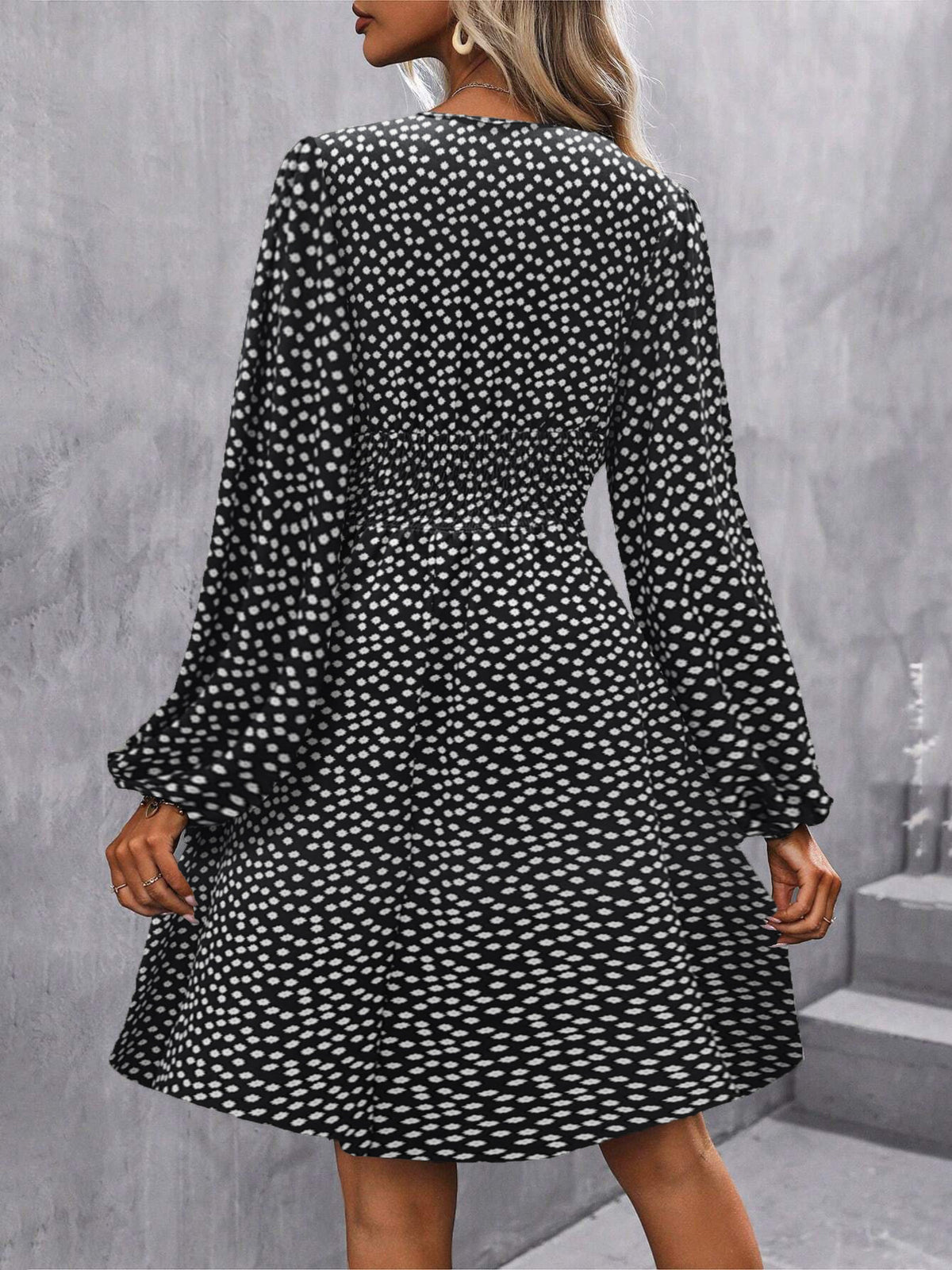 5e77bc6d0d904a0fba7f4cb2987b9410-Max