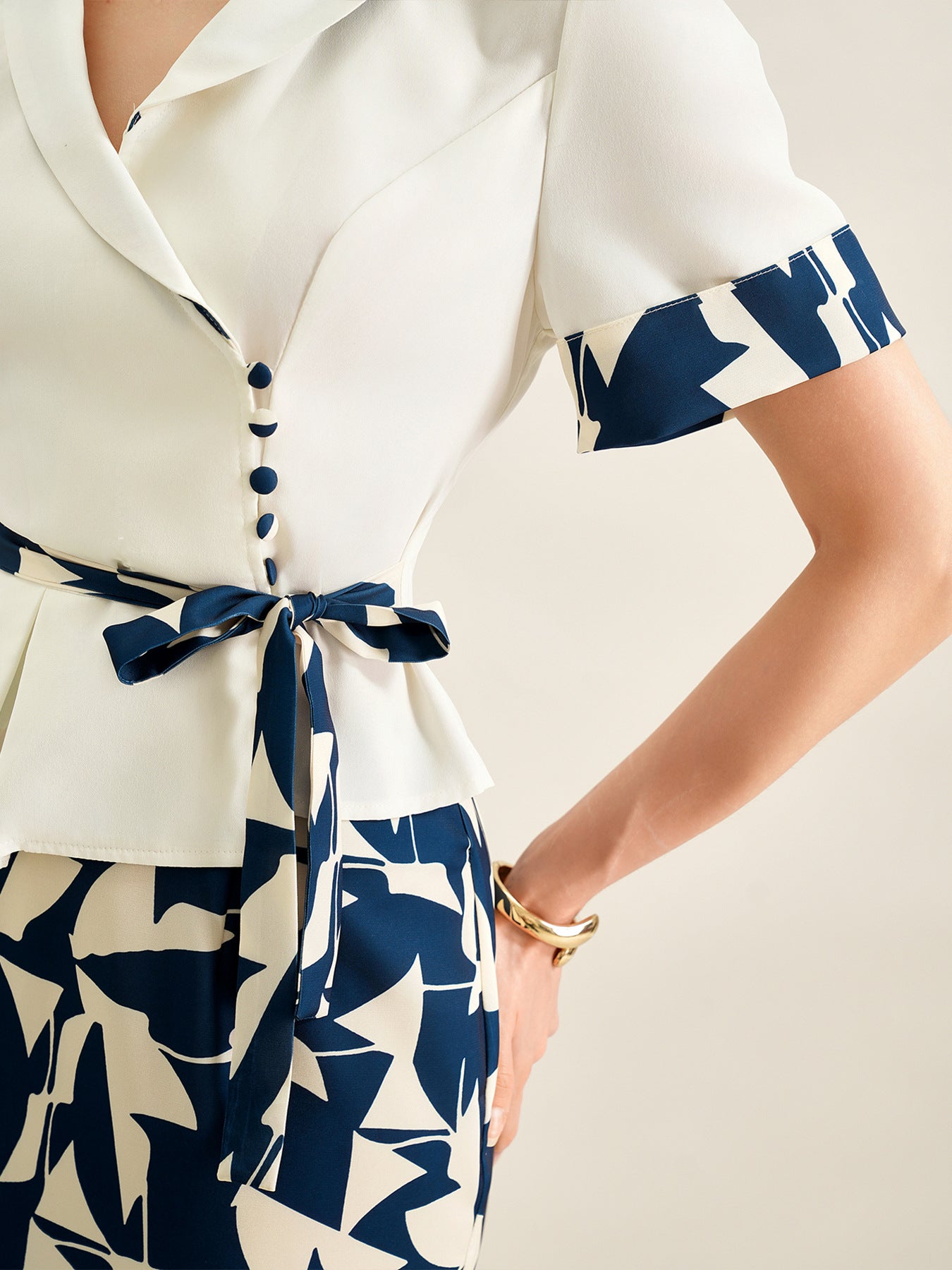 7f2917c2746d4281bfb1f7bface4ff06-Max