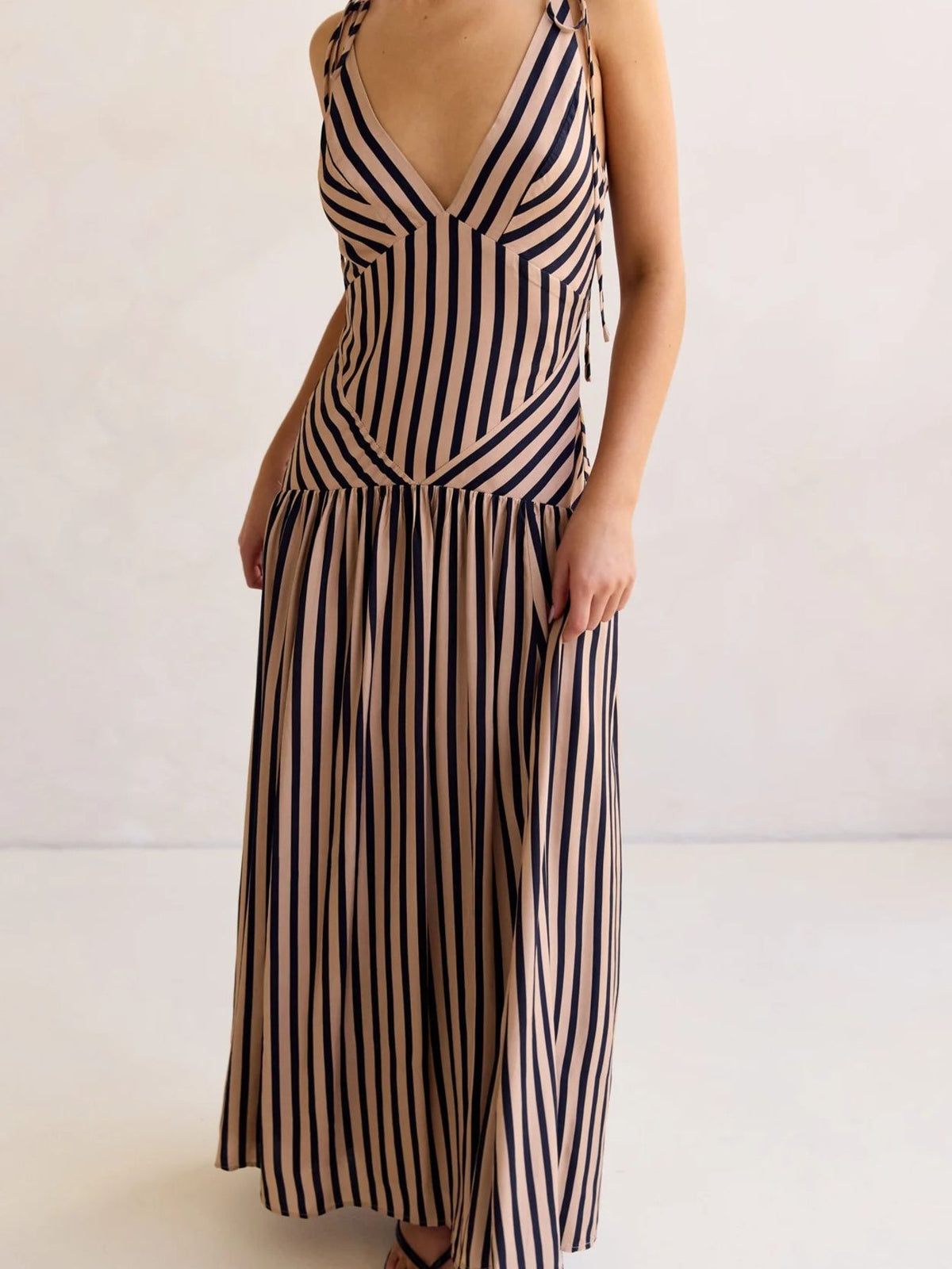 6b8b652e-f824-4931-a989-2e140b8ffb89-Max