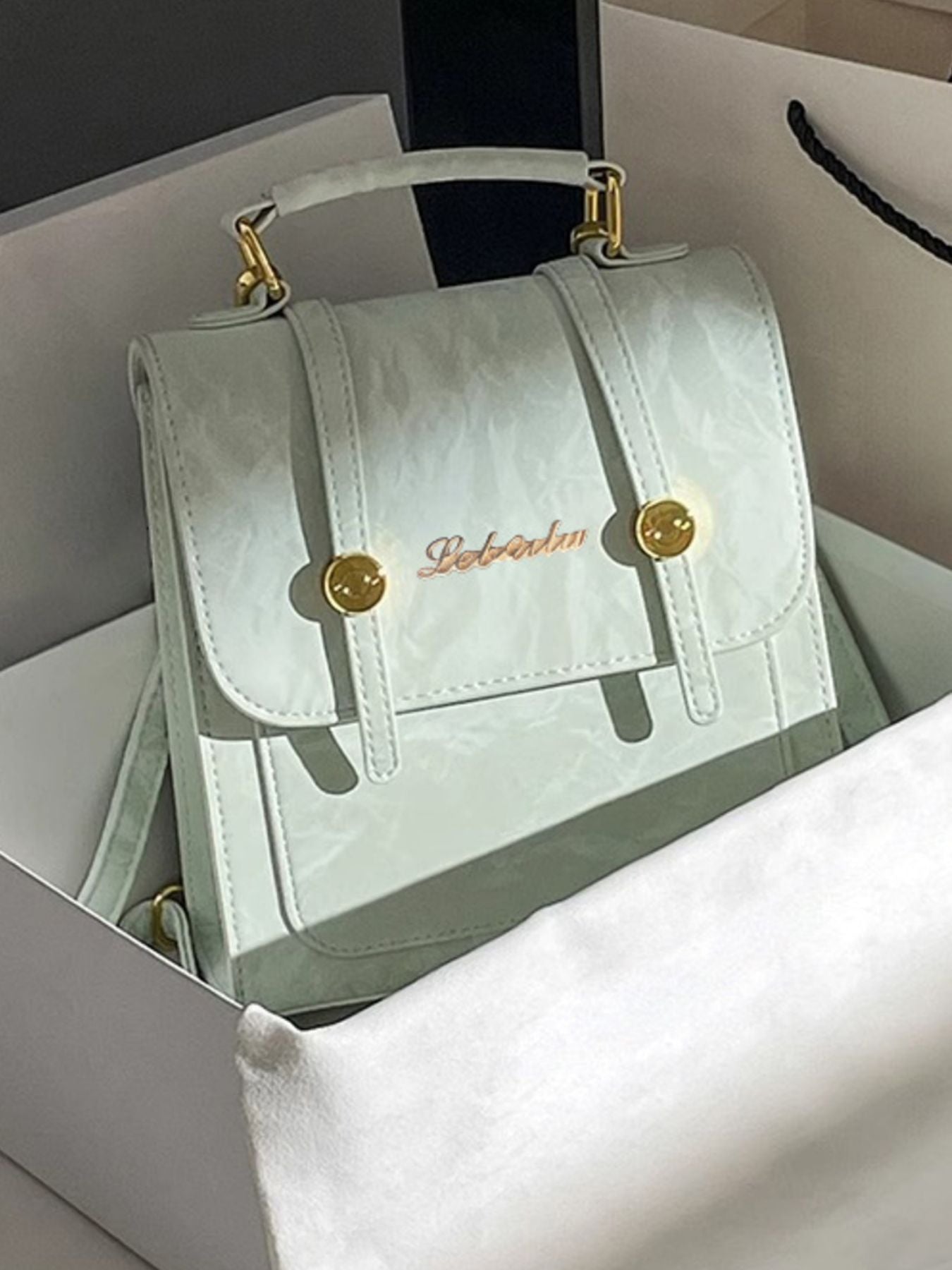 996dbee1-b0b8-43e9-80b5-50d2be11b613-Max