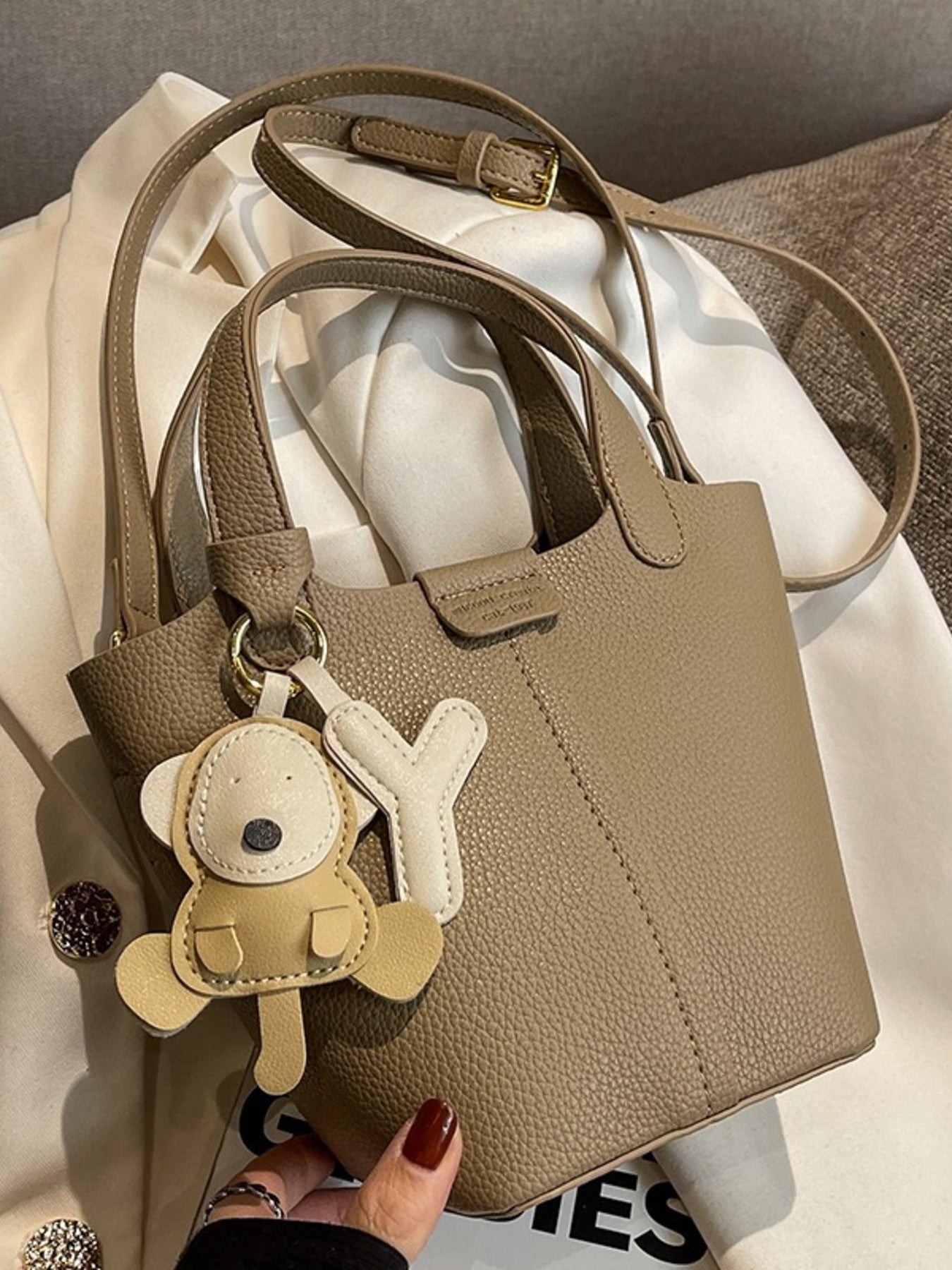 d530a2401e9a4ed7860a97dd4d33564e-Max