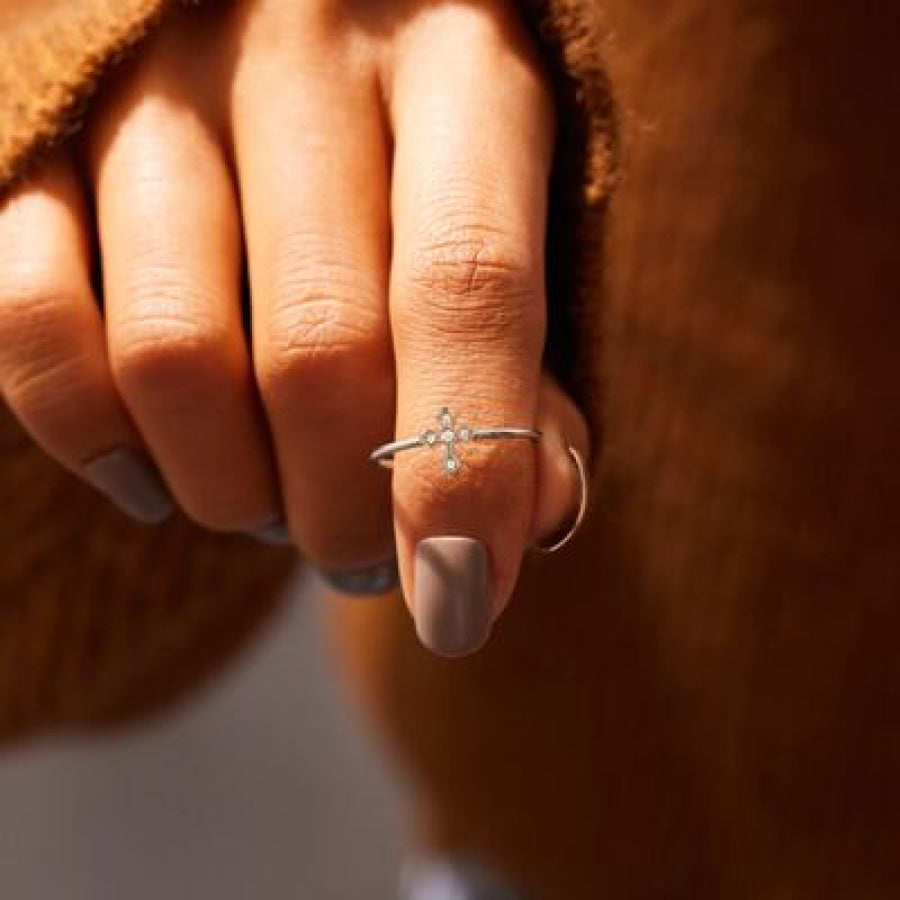 925 Sterling Silver Cross Ring / 6 Apparel and Accessories