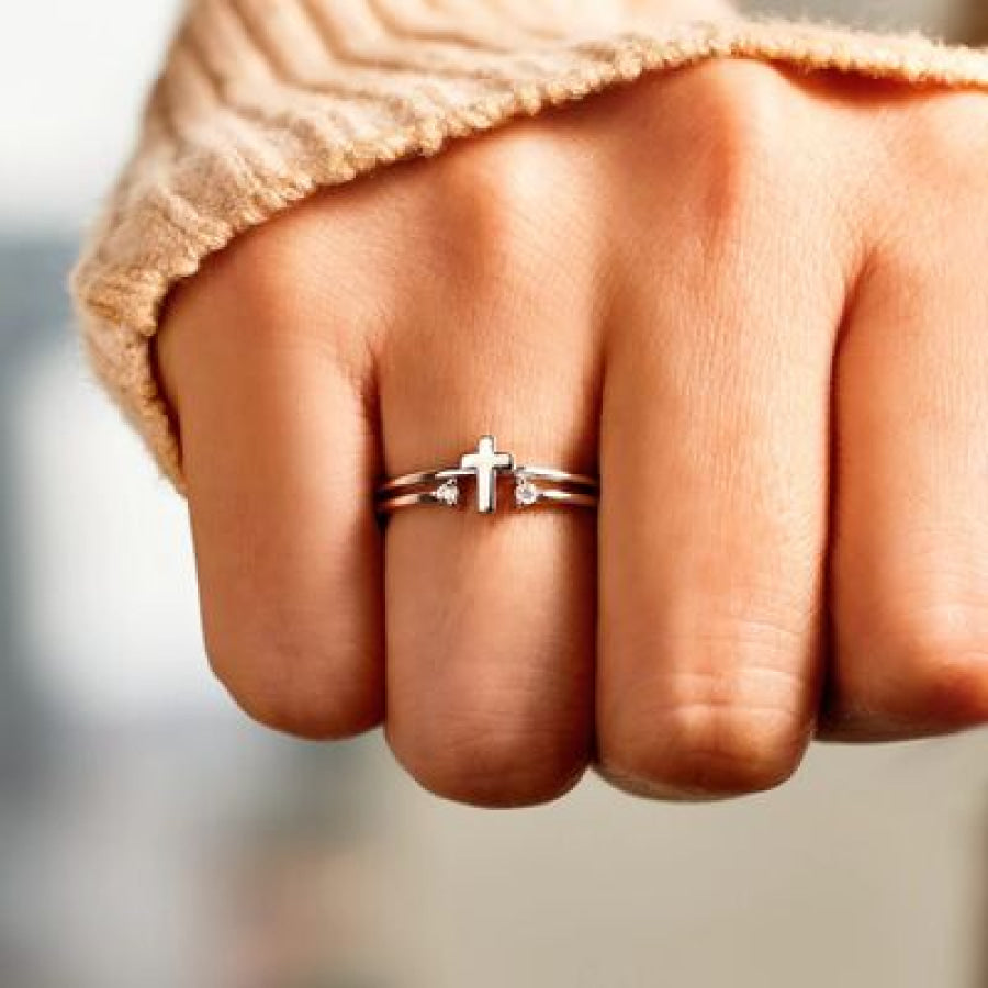 925 Sterling Silver Cross Ring / One Size Apparel and Accessories