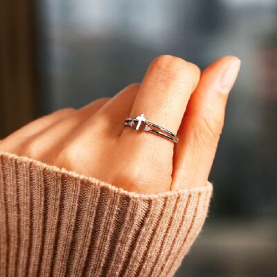 925 Sterling Silver Cross Ring / One Size Apparel and Accessories