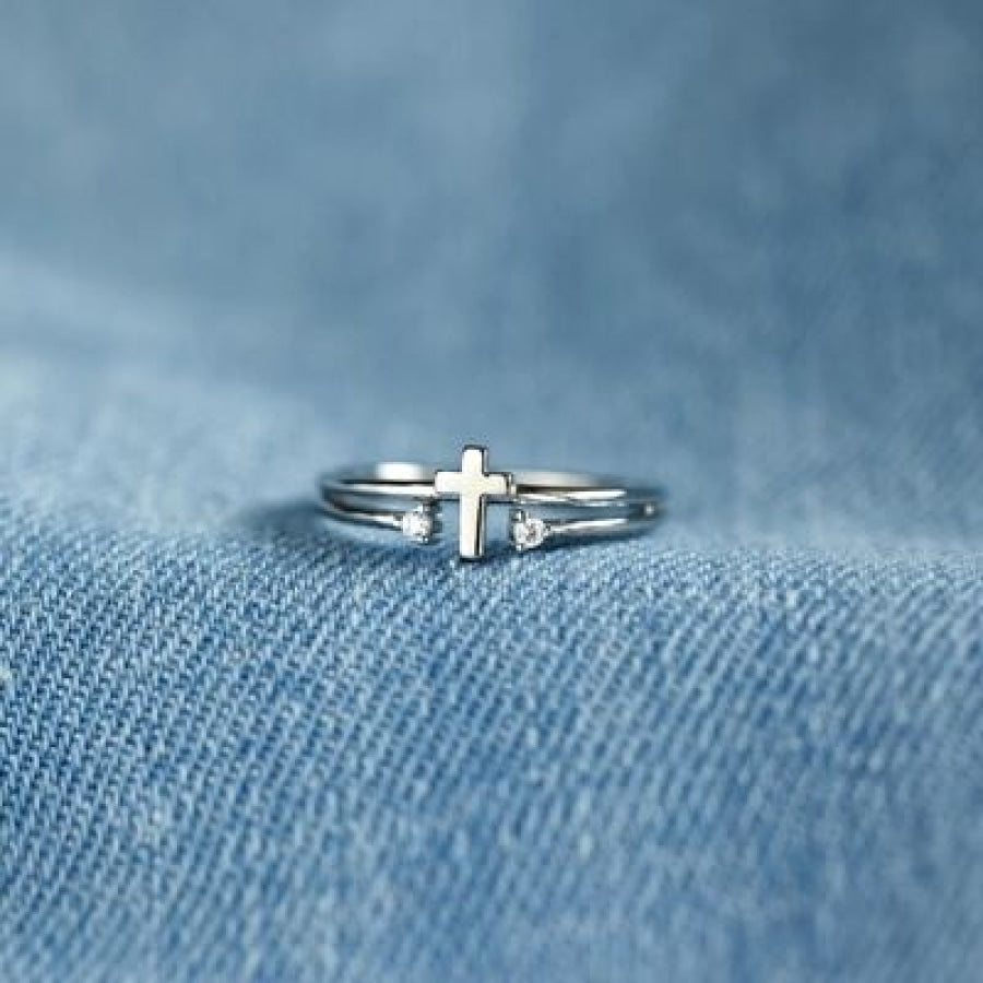 925 Sterling Silver Cross Ring / One Size Apparel and Accessories