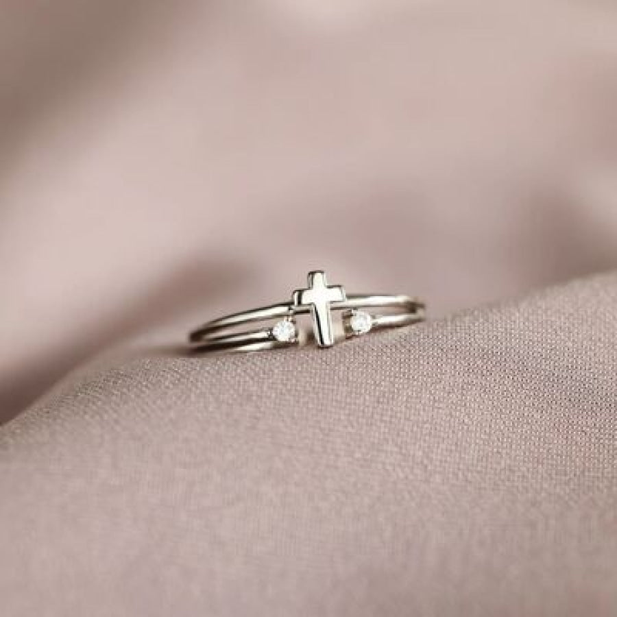 925 Sterling Silver Cross Ring / One Size Apparel and Accessories