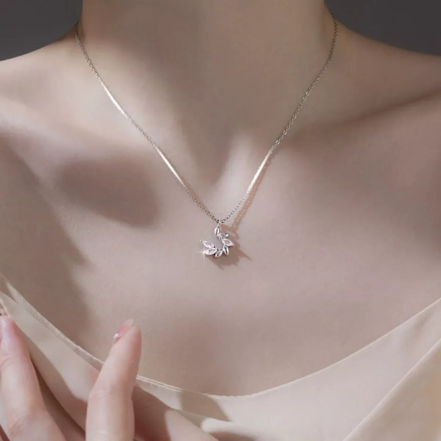925 Sterling Silver Zircon Leaf Pendant Necklace Silver / One Size Apparel and Accessories