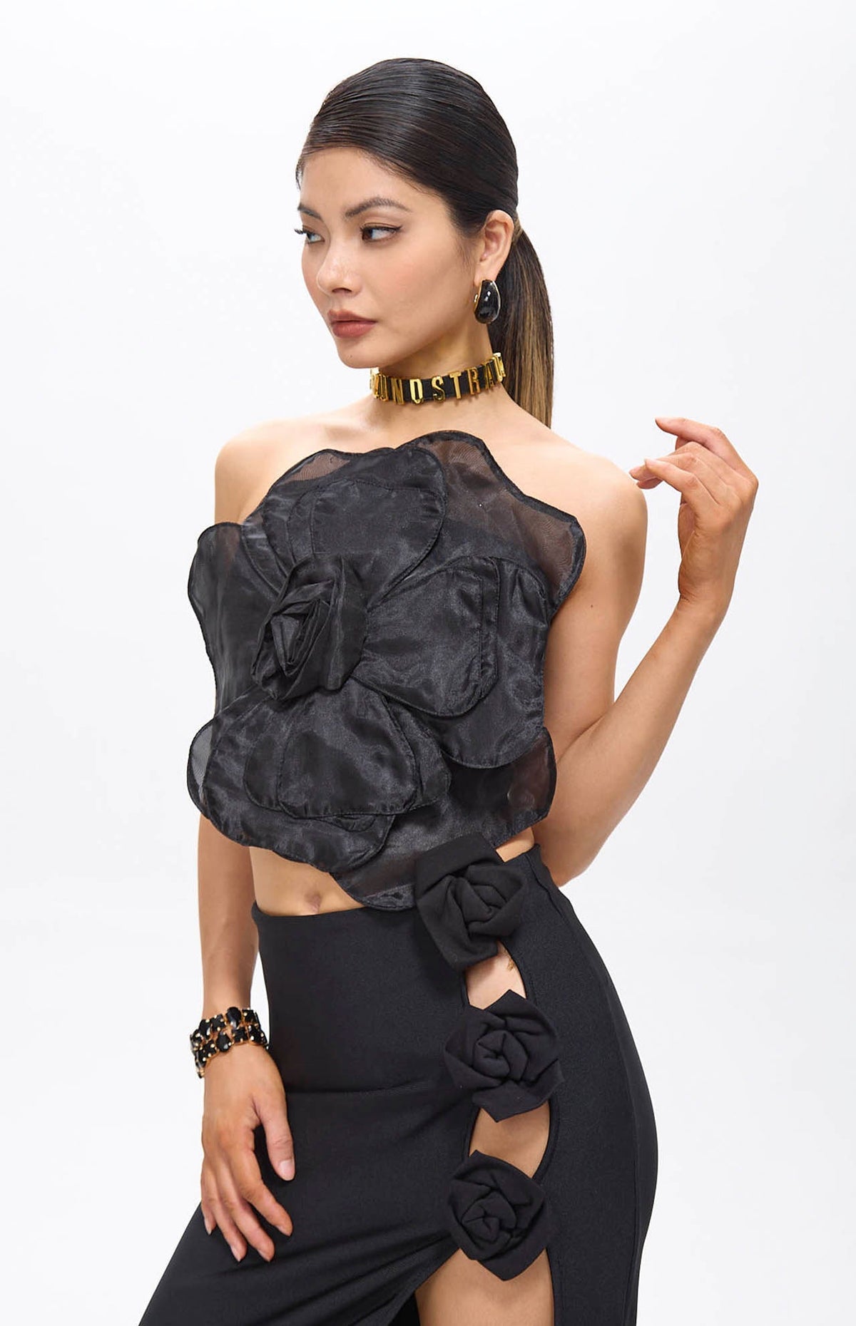 Lila Black Flower Decor Strapless Top