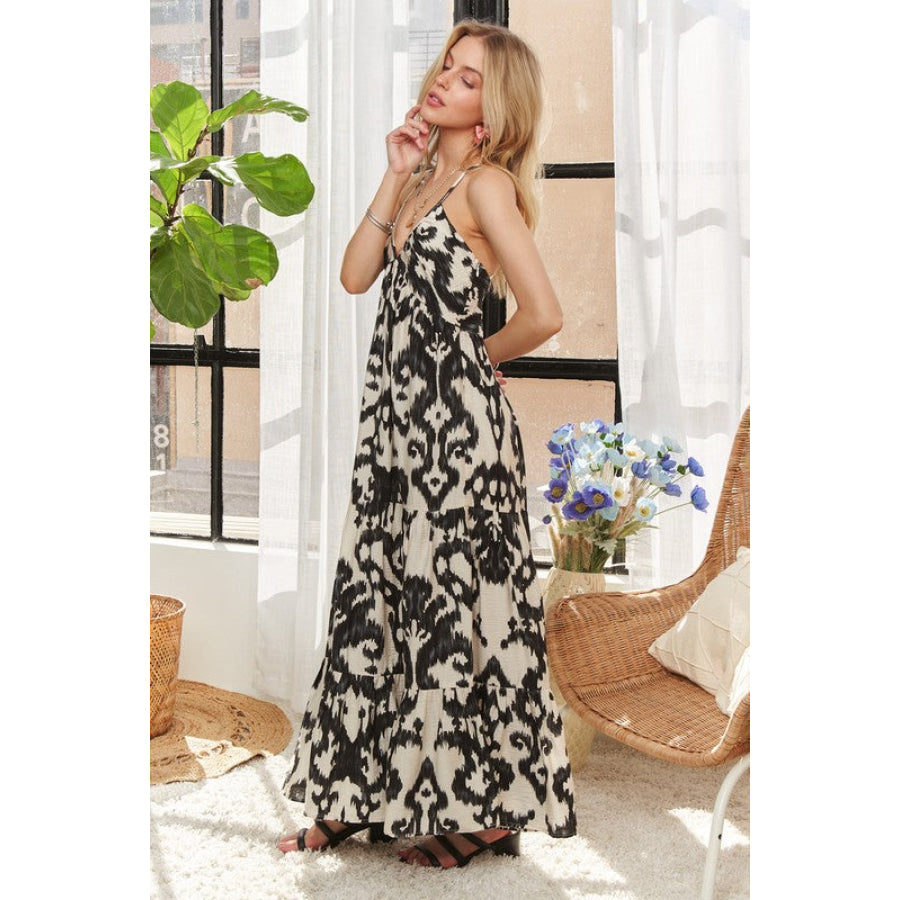 ADORA Crisscross Two-Tone V-Neck Maxi Dress Apparel and Accessories