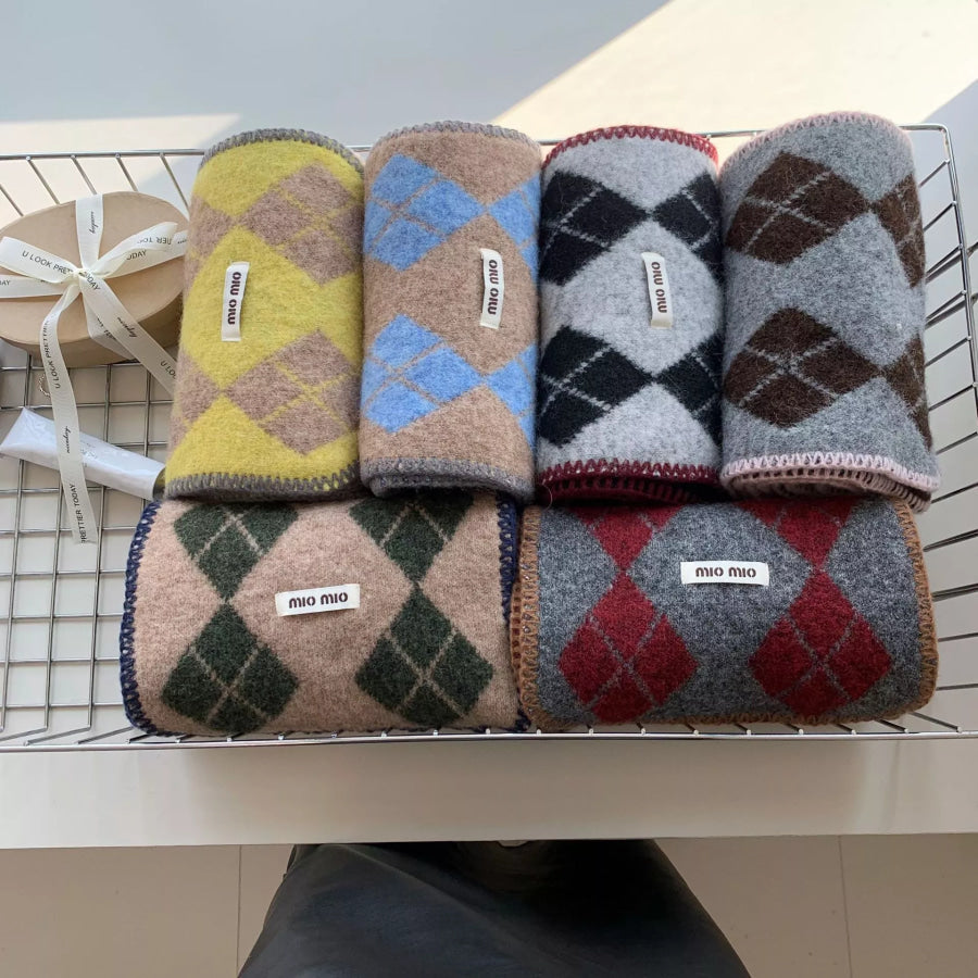 Argyle Pattern Warm Scarf Apparel and Accessories