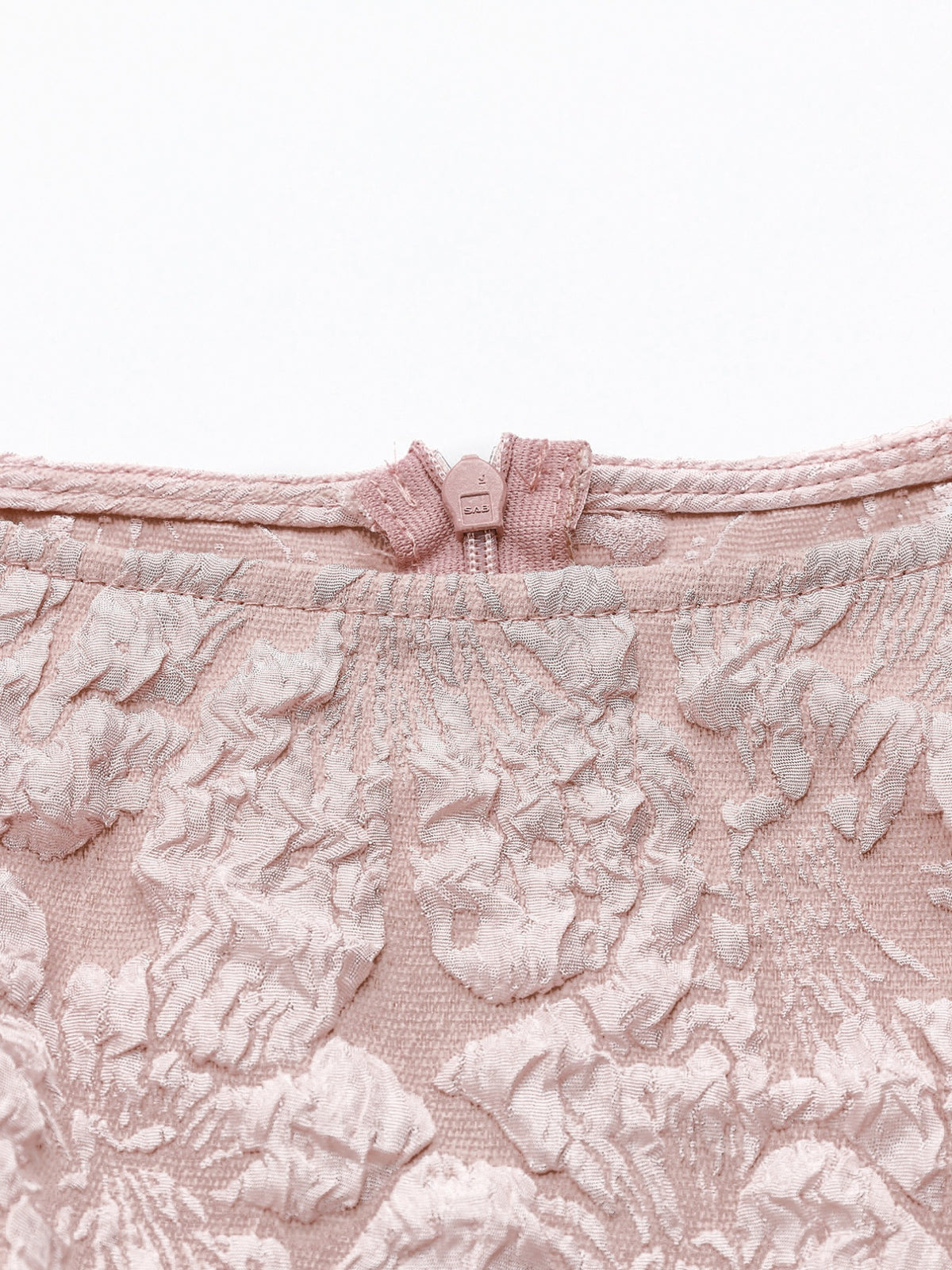 b40d0eff-a04f-447d-a96a-309b8cdf06d1-Max