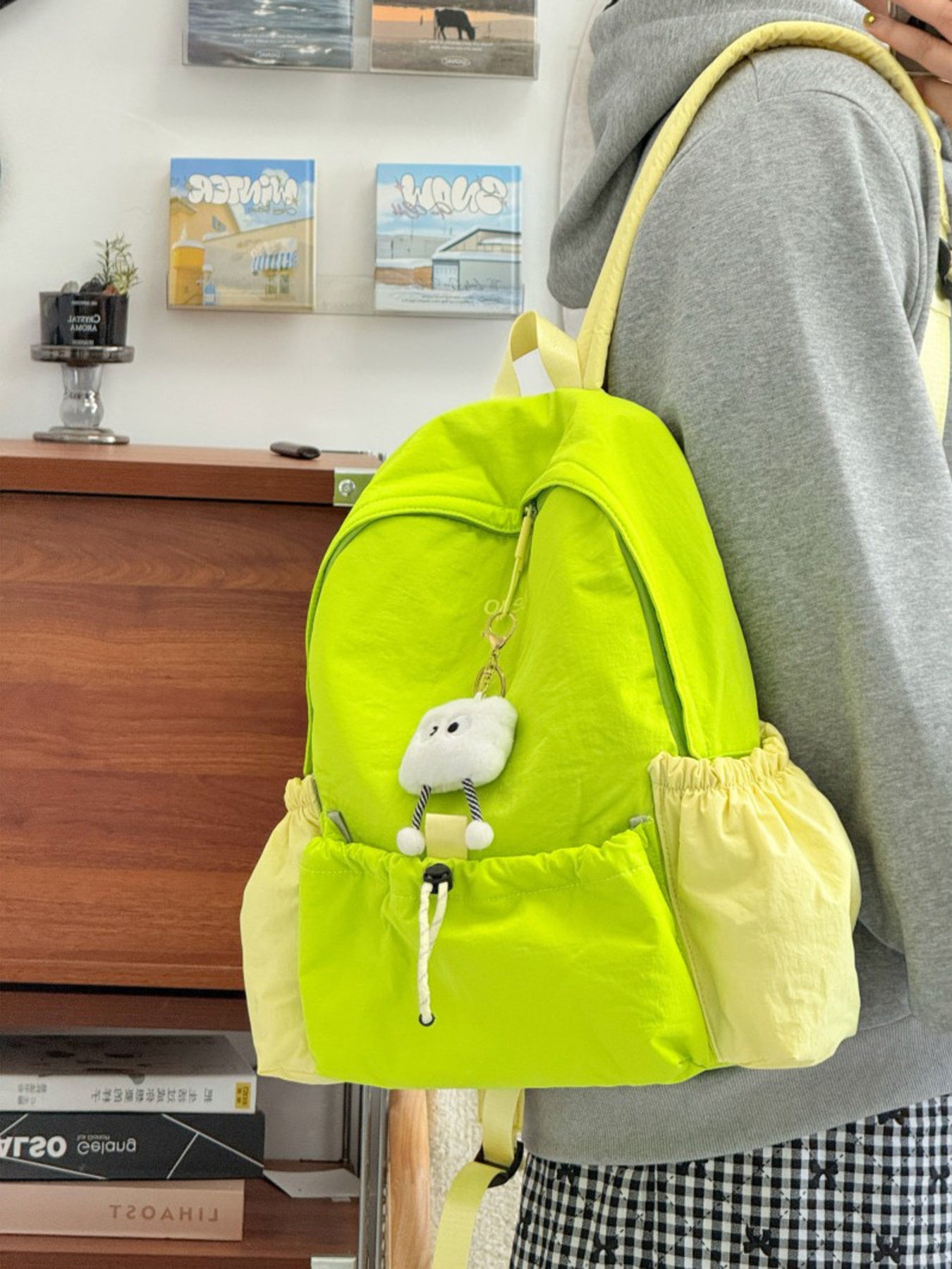 b4cd8ba6cb014f96af62e73e8f189e3c-Max