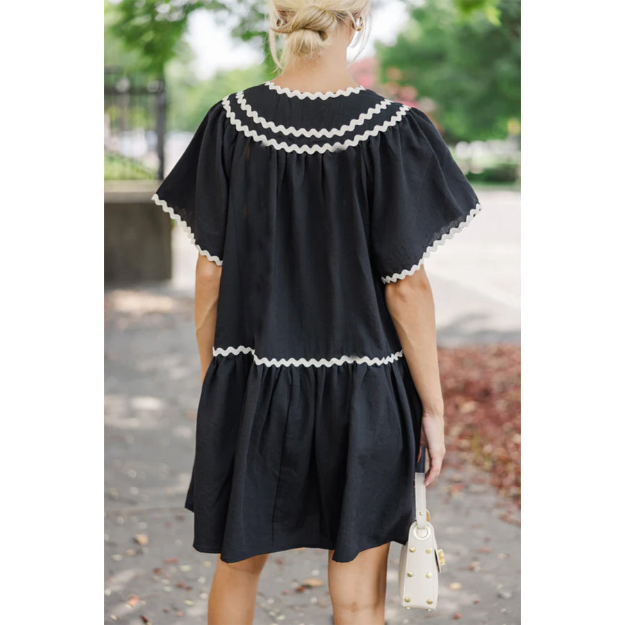 Black Contrast Ricrac Trim Short Sleeve V Neck Loose Mini Dress Dresses/Mini Dresses