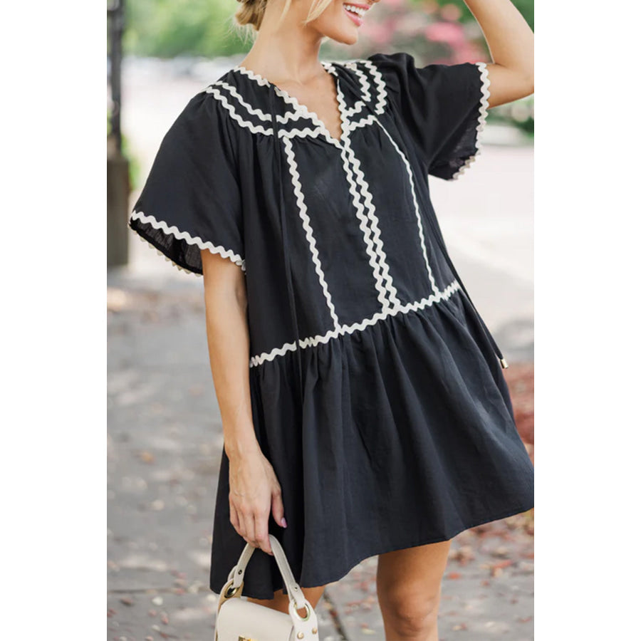 Black Contrast Ricrac Trim Short Sleeve V Neck Loose Mini Dress Black / S / 100% Cotton Dresses/Mini Dresses