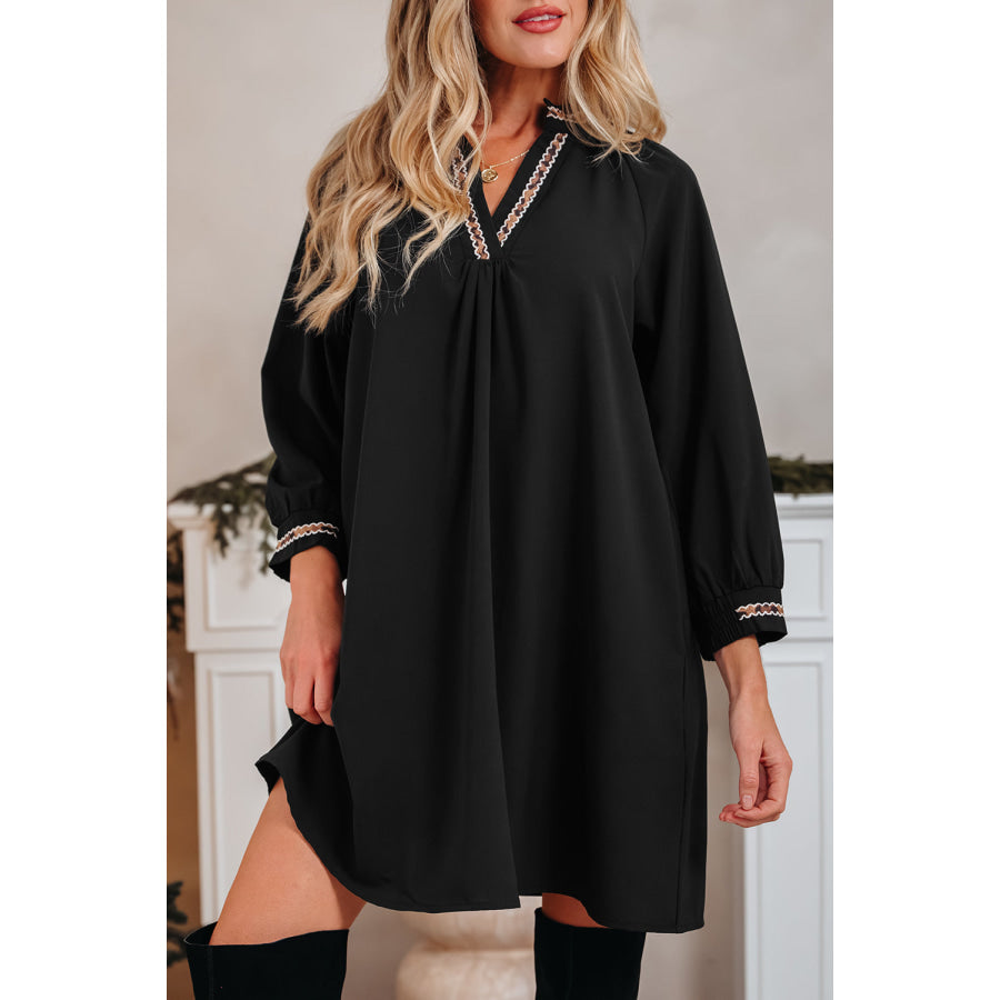 Black Contrast Trim V Neck Bracelet Sleeve Shift Mini Dress Dresses/Mini Dresses
