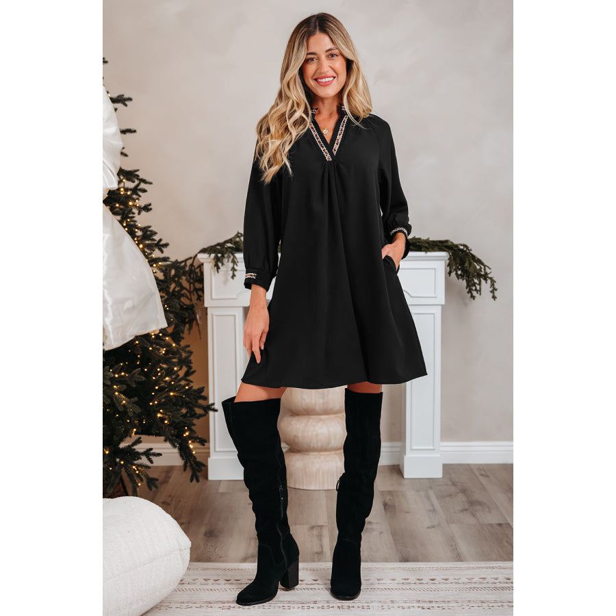 Black Contrast Trim V Neck Bracelet Sleeve Shift Mini Dress Dresses/Mini Dresses