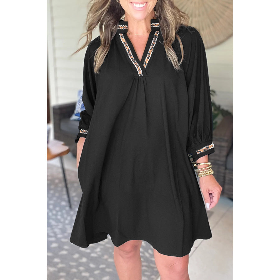 Black Contrast Trim V Neck Bracelet Sleeve Shift Mini Dress Dresses/Mini Dresses